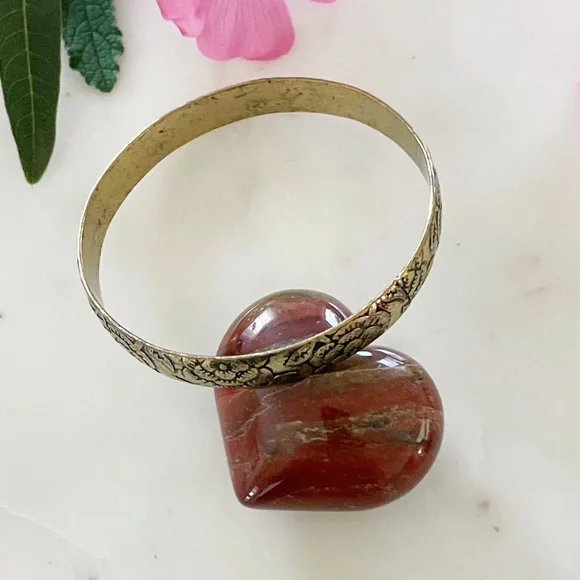 Indian Engraved Floral Brass Bangle Bracelet, Vintage 1970s - Picture 6 of 9